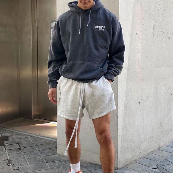 Men Light Gray Shorts With Drawstring - Picture 2 of 4